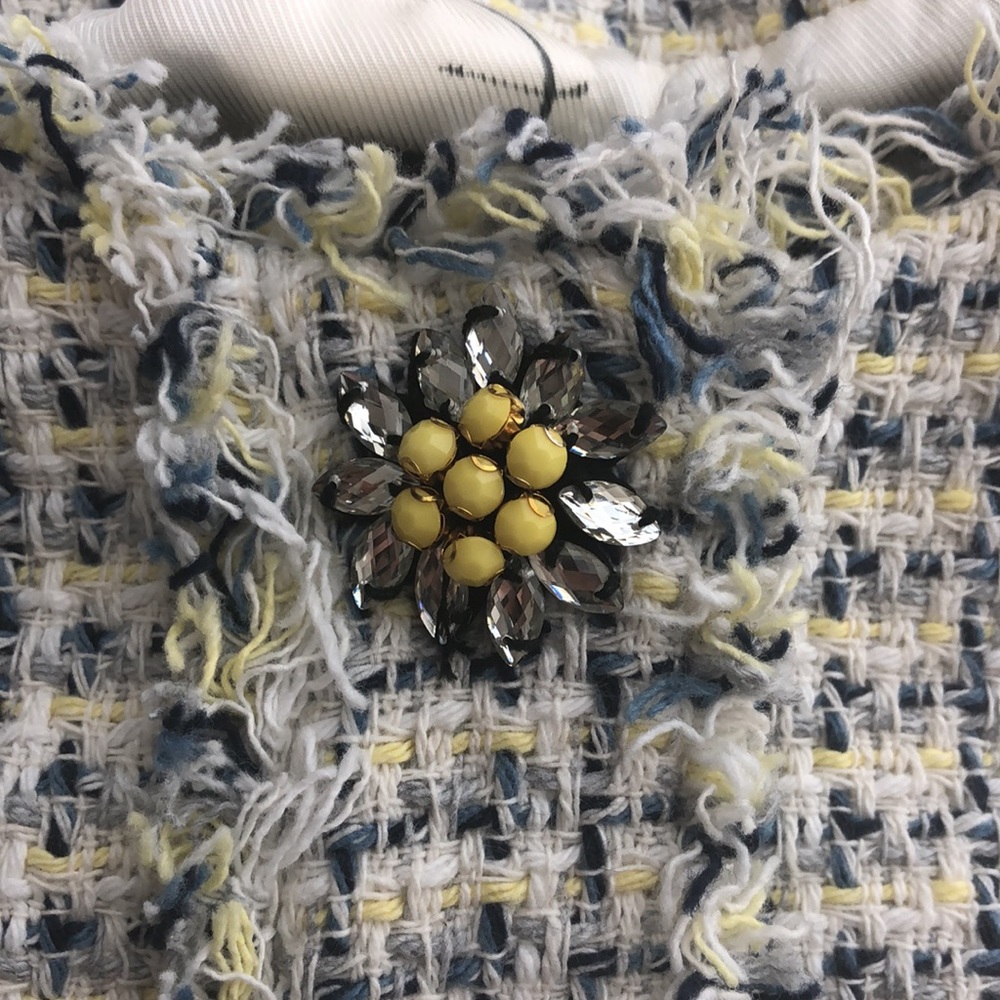 Zara Basics Cream Tweed Style Blazer Flower Button - Picture 6 of 9